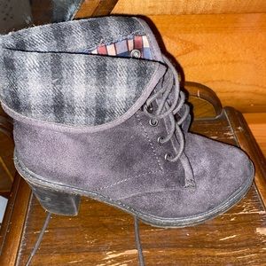 Charcoal Suede White Mountain High-Heeled Lace Up